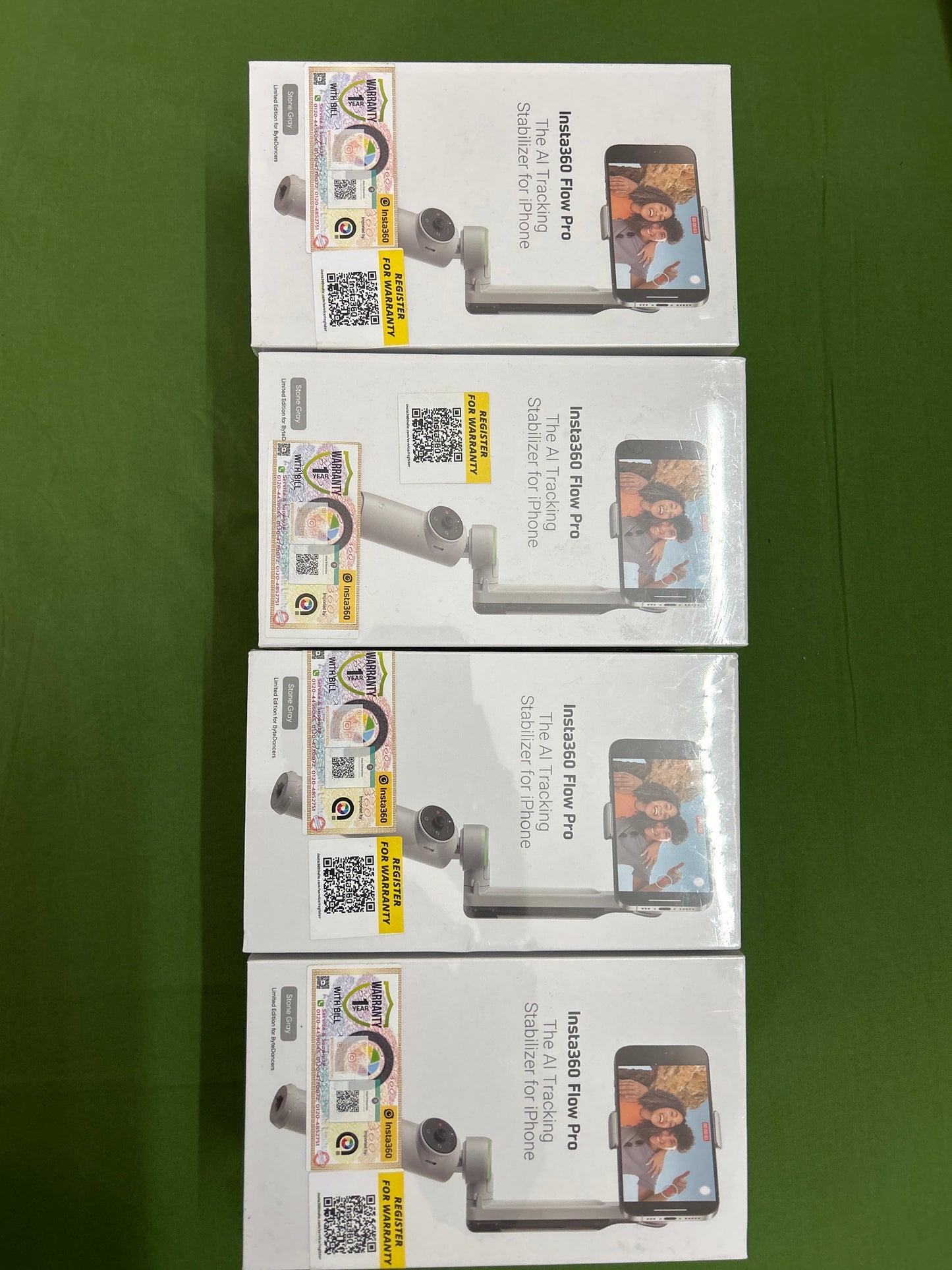 Insta360 Flow Pro Smartphone Gimbal Stabilizer (SEAL PACK)